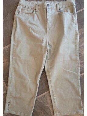 Gloria Vanderbilt Amanda Capris All Around Slimming Effect Womens Size 12P Khaki
